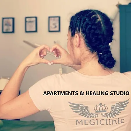 Apartament Hisa Megiclinic - & Healing Center